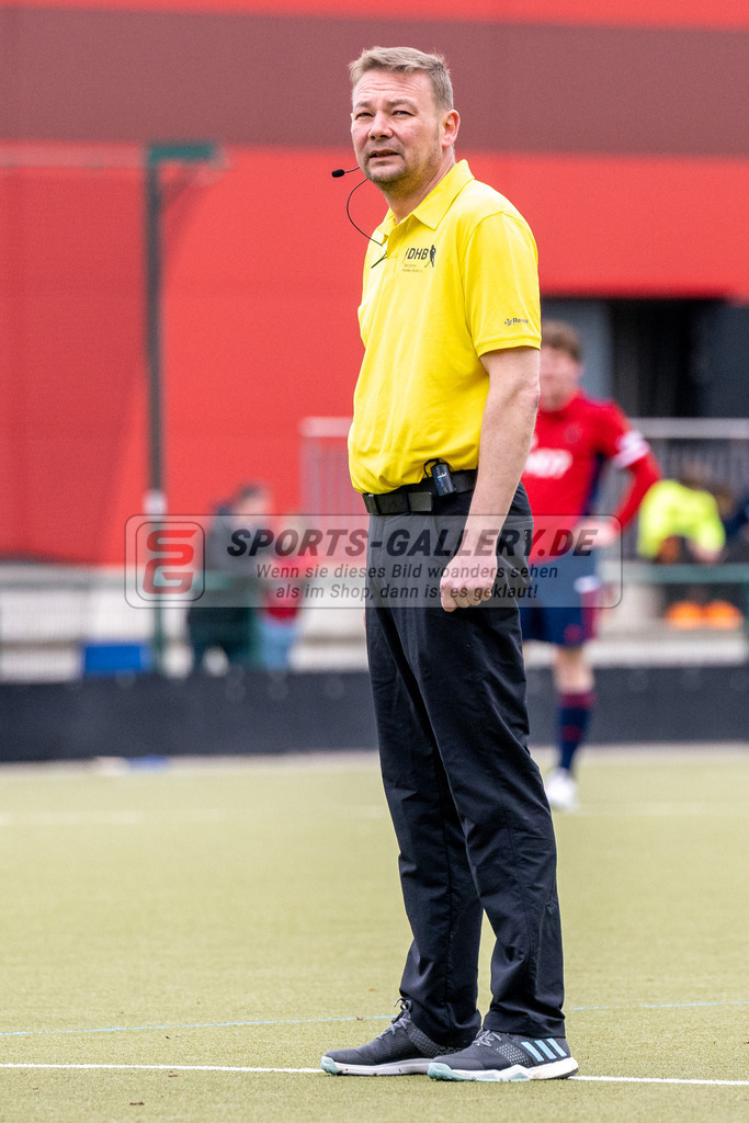 SFE_20230415_0196 | Deutsche Meisterschaft Männliche U16 Halle 2023 am 15.04.2023 in Düsseldorf (Düsseldorfer Hockeyclub 1905 e.V.), Photo: Stephan Fehrmann 2022 (Sports-Gallery),Schiedsrichter