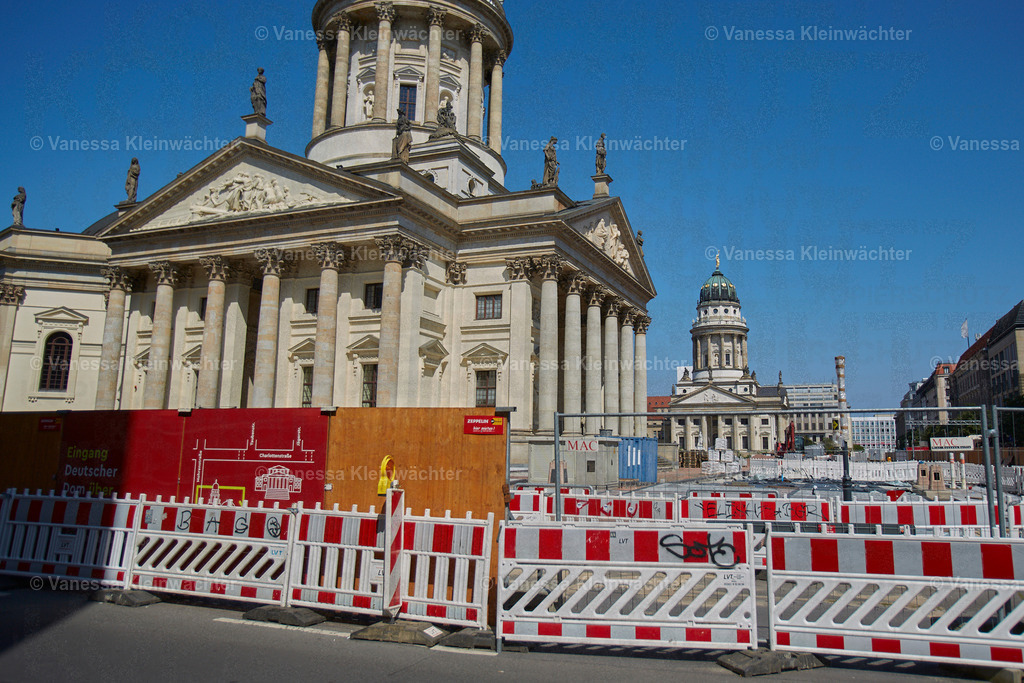 270801_BaustelleGendarmenmarkt_00013 | Vanessa Kleinwächter - Realisiert mit Pictrs.com