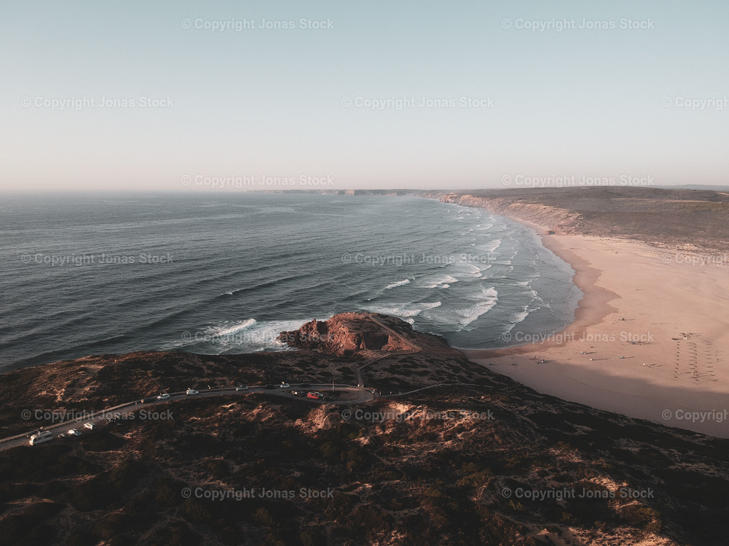The View | Stunning view over one of my favorite Beaches in Portugal.  - Realisiert mit Pictrs.com