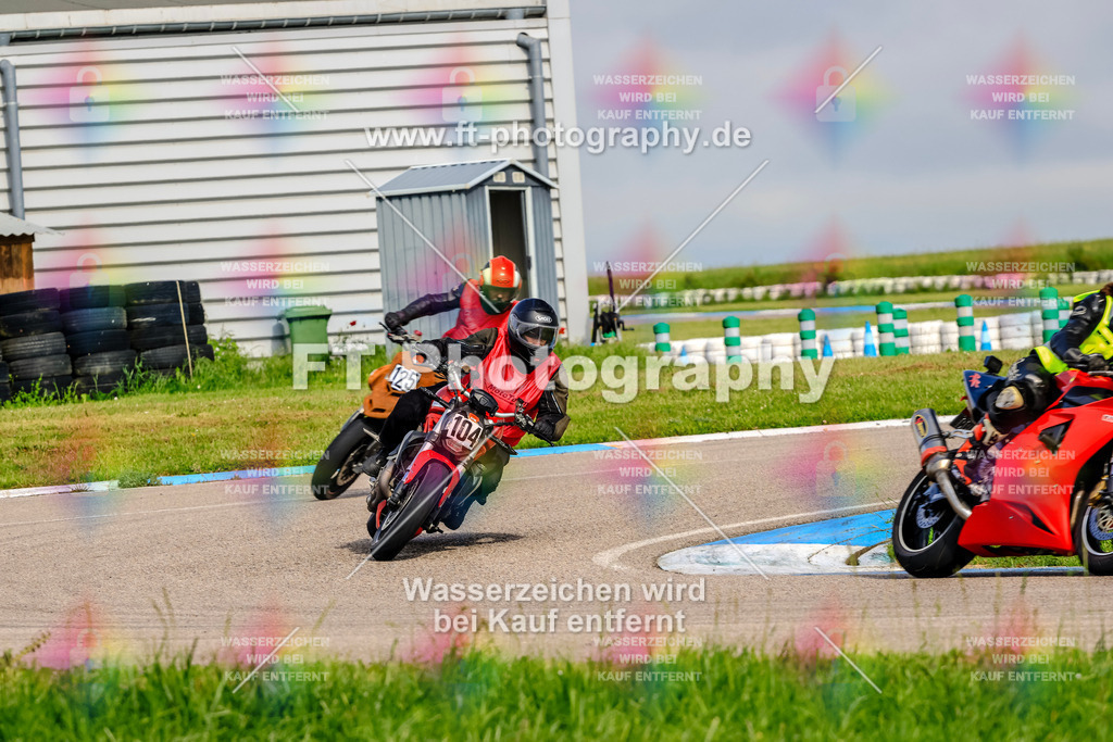 MotoTeam-8447 | Hier findet Ihr Bilder von Touristenfahrten auf der Nürburgring Nordschleife oder von anderen Veranstaltungen die ich besucht habe. Viel Spass beim Durch Schauen 