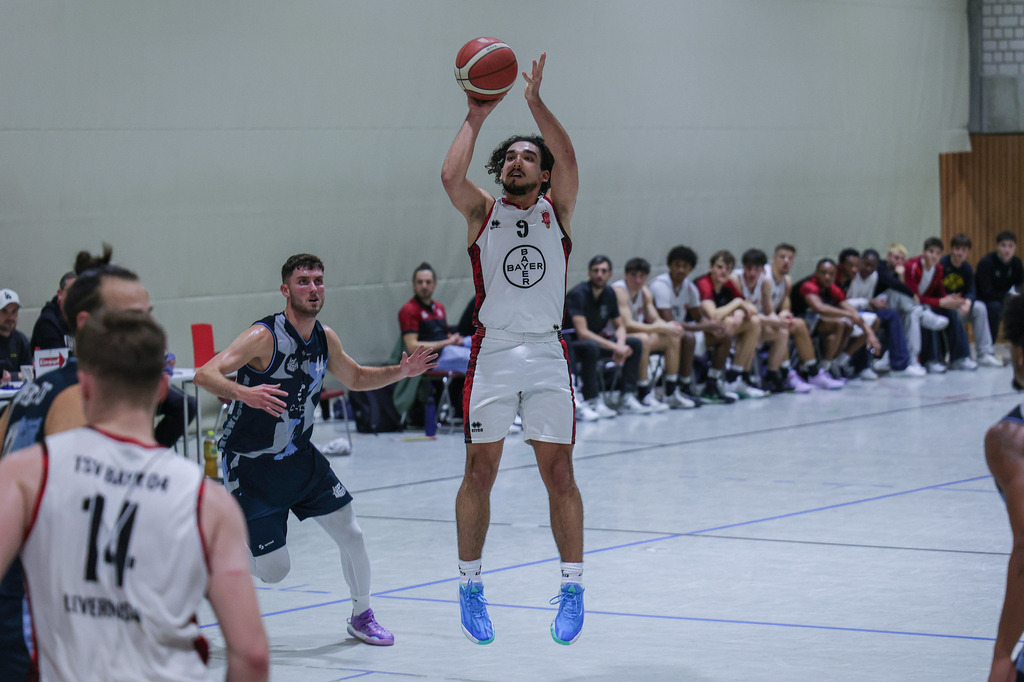 1.Regio BAYER GIANTS vs LippeBaskets Werne-124 | Fotos von Basketballspielen aus dem Raum NRW fotografiert von Gero Mueller-Laschet und Daniel Schaefer - Realisiert mit Pictrs.com