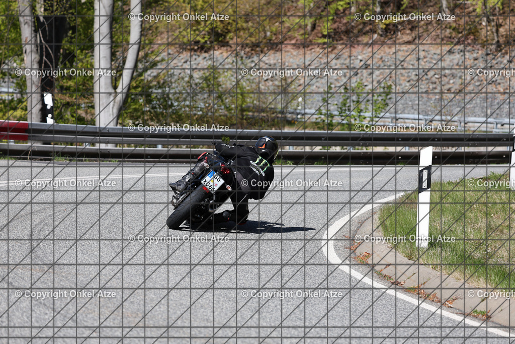 IMG_7526 | Fotograf am Kyffhäuser. Onkel Atze. Kyffhäuser Rennstrecke. Café36. Motorsportfotografie. - Realisiert mit Pictrs.com