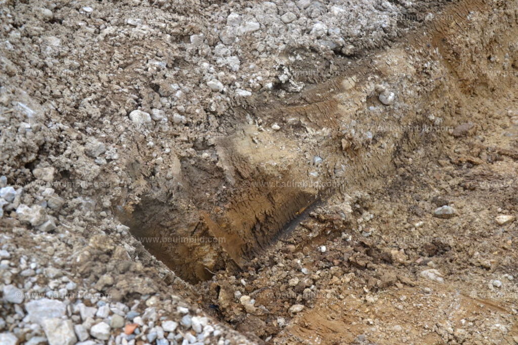 bib-lg02-erdarbeiten-0079 | Nach LV-Leistungsgruppen sortierte Detailfotos über den Bau eines Hauses. Alle Hausbau-Bilder direkt vom Urheber und Autor der Website Haus-Selber-Bauen.com