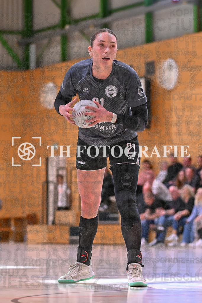 GER, SG Maulburg/Steinen - HB Kinzigtal, Handball, Suedbadenliga, 22. Spieltag, Saison 2023/2024, 27.04.2024 | Vanessa Haas (HB Kinzigtal, #21)

GER, SG Maulburg/Steinen - HB Kinzigtal, Handball, Suedbadenliga, 22. Spieltag, Saison 2023/2024, 27.04.2024

Foto: TH Fotografie/Thomas Hess