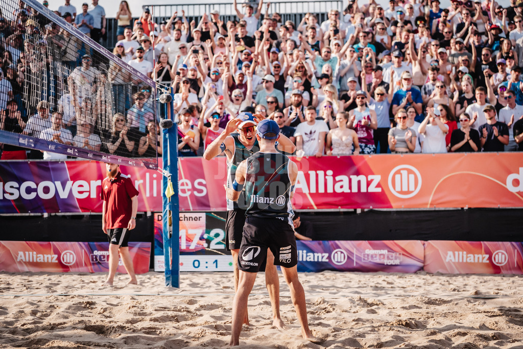 Beachvolleyball | Männer | Allianz German Beach Tour 2025 | Tourstop Hamburg | 31.05.2025 | v.l. Momme Lorenz und Tilo Rietschel jubeln