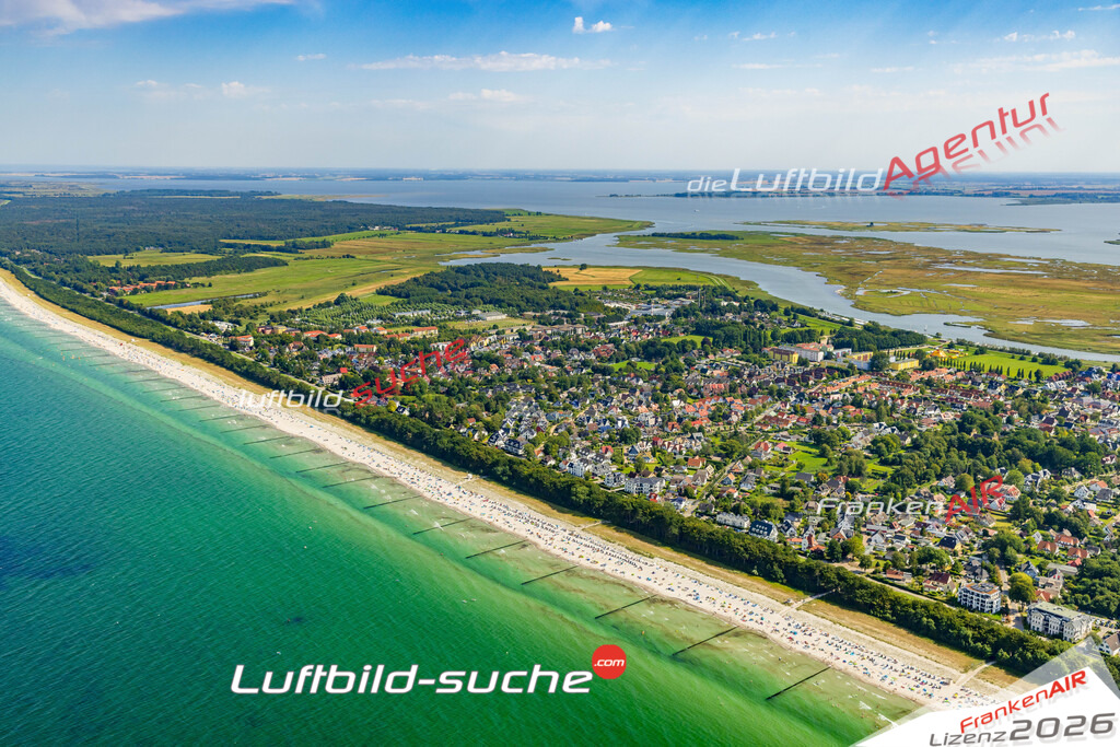 Luftbild Zingst - Die Luftaufnahme wurde 2025 vom UL-Flugzeug heraus erstellt ( keine Drohne ) - Hochauflösende Luftaufnahme - für professionelle Ausdrucke geeignet. Die Geschenkidee !Hier alle&nbsp;Infos zur Lizenzierung der LuftaufnahmeWir fliegen auch dieses Jahr wieder in Ihre Region um Luftbilder zu erstellen.- Luftbild anfragen