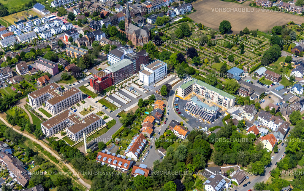 Herne220503156 | Luftbild, Campus der St. Elisabeth Gruppe mit Baustelle, kath. Kirche St. Peter und Paul, Sodingen, Herne, Ruhrgebiet, Nordrhein-Westfalen, Deutschland