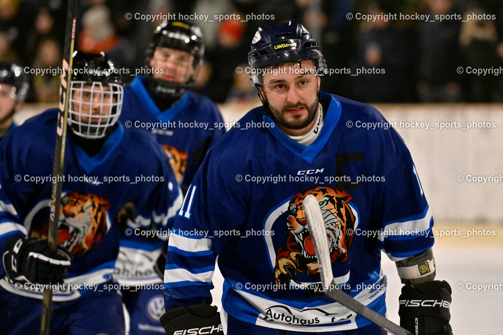 ELV Zauchen vs. EC Tigers Paternion  | #11 Ott Marcel EC Tigers Paternion, ELV Zauchen vs. EC Tigers Paternion , ELV Zauchen vs. EC Tigers Paternion  am 02.01.2025 in Eisoval Zauchen (Stadthalle Villach), Austria, (Photo by Bernd Stefan)