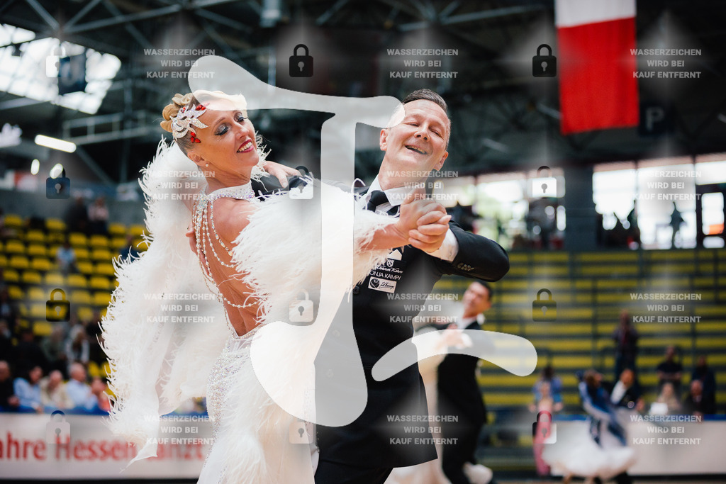 Hessen Tanzt WDSF Open Senior III Standard 3rd (206) Ingo Bauer _ Sandra Fürsattel (TSC Rot-Gold-Casino Nürnberg)-2025-05-17-0476 | Webshop for digital downloads and prints of dance sport, event & show photographer Julian Link - Realisiert mit Pictrs.com