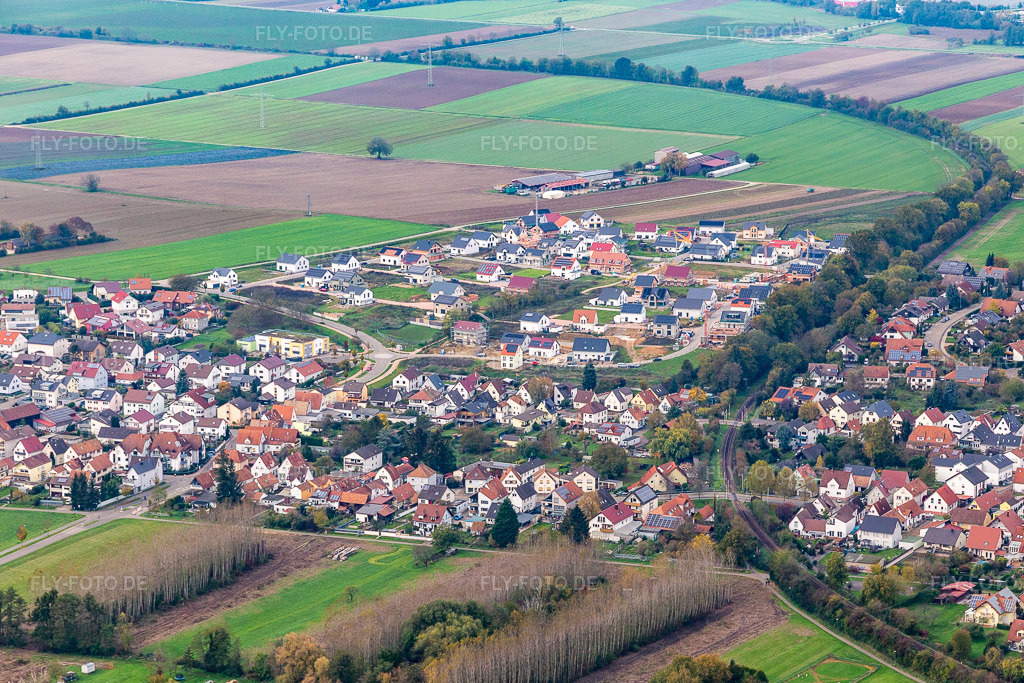 Luftbild: Neubaugebiet K2 in Kandel im Bundesland Rheinland-Pfalz in Deutschland. Foto: IMG_135201.jpg vom 06.11.2022 durch Werner Riehm/FLY-FOTO.de