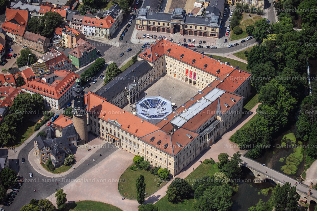 3002993 | WEIMAR 2010 Schloss- Gebäude des " Stadtschloss Weimar " Weimar am Burgplatz in Weimar im Bundesland Thüringen, Deutschland. Weiterführende Informationen bei: Klassik Stiftung Weimar,  weimar GmbH. // Palace Stadtschloss Weimar on Burgplatz in Weimar in the state Thuringia, Germany. Further information at: Klassik Stiftung Weimar,  weimar GmbH. Foto: Gerhard Launer