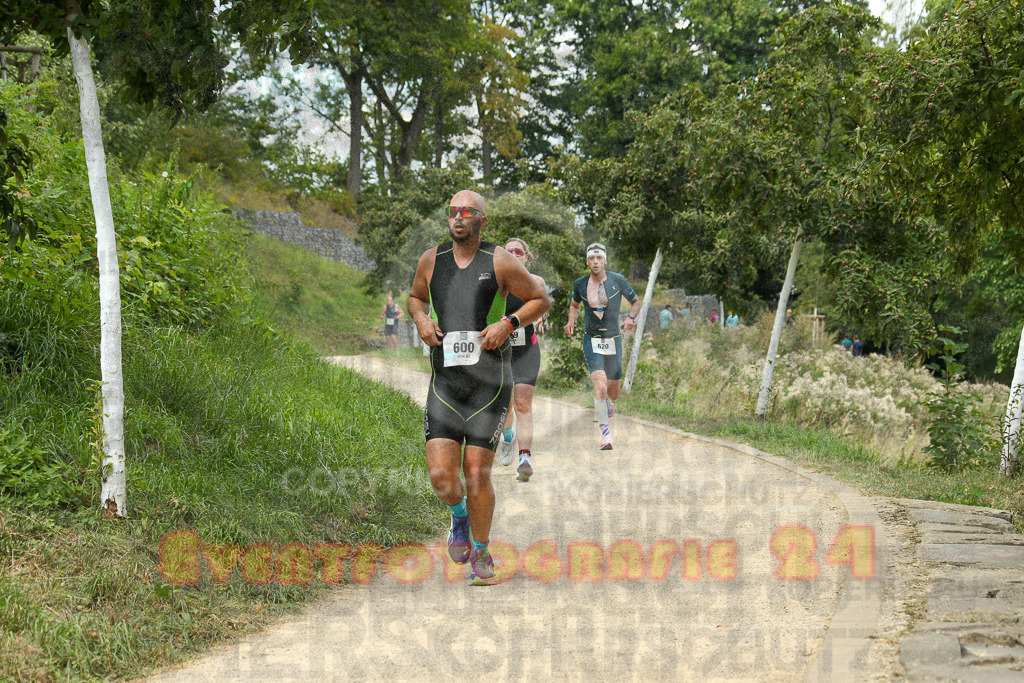 250824_1417_EX1_5645 | Sportfotografie im Rhein-Sieg Kreis, Köln, Bonn, NRW, Rheinland Pfalz, Hessen, etc. Unser Tätigkeitsfeld umfasst den Laufsport vom Volkslauf über den Marathon, Duathlon, Triathon bis zum Ultralauf wie Kölnpfad Ultra oder Schindertrail.