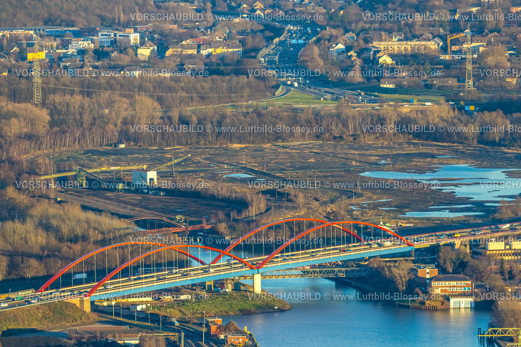 Bottrop251204641 | Luftbild, Rhein-Herne-Kanalbrücke mit rotem Geländer, Sturmhof Kohlehafen, Autobahn A42 Emscherschnellweg, Doppelbogenbrücke an der Stadtgrenze Essen, Stadthafen Essen, Ebel, Bottrop, Ruhrgebiet, Nordrhein-Westfalen, Deutschland