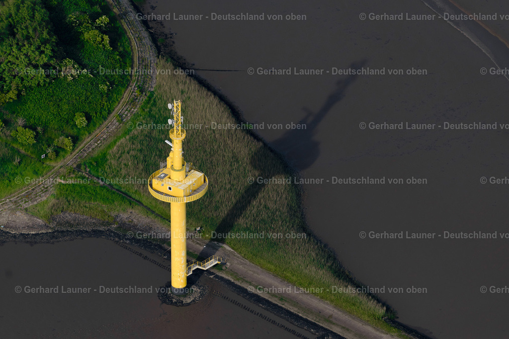 4030546 | NORDENHAM 01.06.2020 Radar- Antennen- Sendeturm und Funkmast der Flugsicherung an der Halbinsel Langlütjen 1 an der Wesermündung in die Nordsee in Nordenham im Bundesland Niedersachsen, Deutschland. // Radar Antenna Tower air traffic control on of Halbinsel Langluetjen 1 on Wesermuendung in die Nordsee in Nordenham in the state Lower Saxony, Germany. Foto: Gerhard Launer