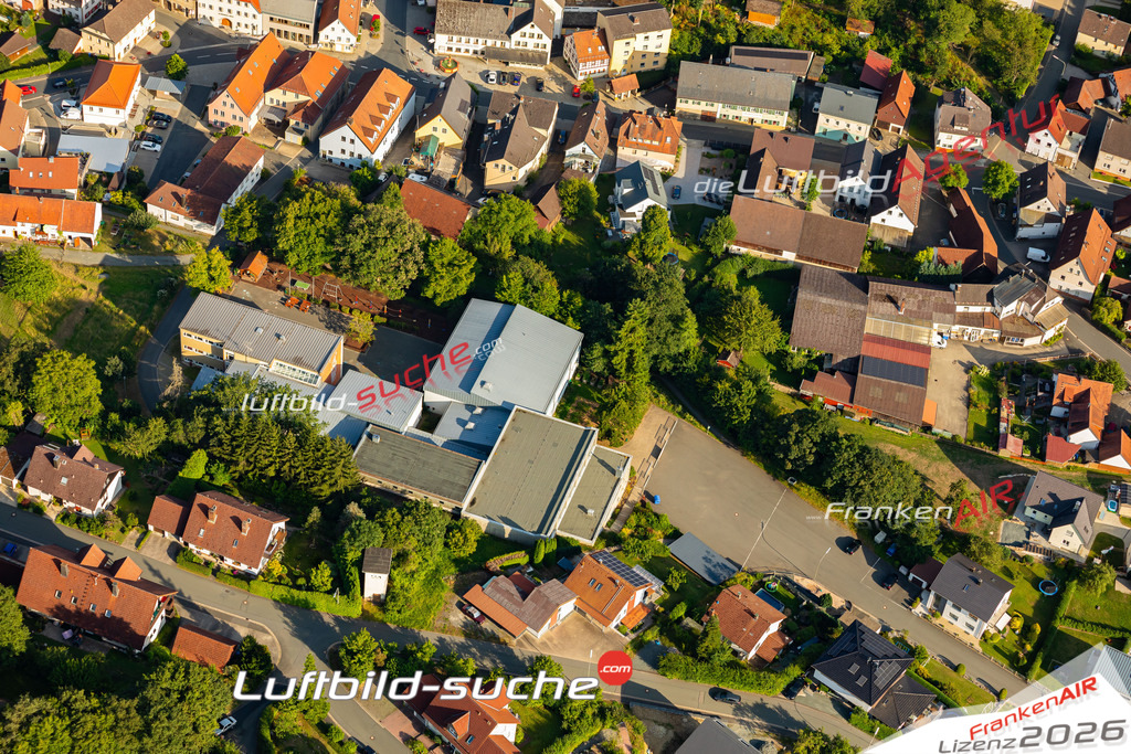 Das Luftbild zeigt :  Kasendorf - Die Luftaufnahme wurde 2024 vom UL-Flugzeug aus erstellt ( keine Drohne ) - Hochauflösende Luftaufnahme - Für grossformatige Ausdrucke geeignet. Die Geschenkidee !Mit Lizenz und Bildrechte bestellbar
