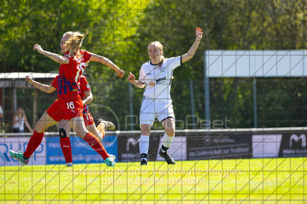 20260906_121541_0225_(c)_by_PhotoPeet | #,1.FC Donzdorf (weiß) vs. 1.FC Heidenheim 1846 (rot), Fußball, Frauen-Verbandspokal Gruppe 2, 2. Runde, Saison 2026/2027, Rasenplatz Lautertal Stadion, Süßener Straße 16, 73072 Donzdorf, 06.09.2026 - 11:00 Uhr,Foto: PhotoPeet / Sport- &amp; Eventfotografie / Peter Harich