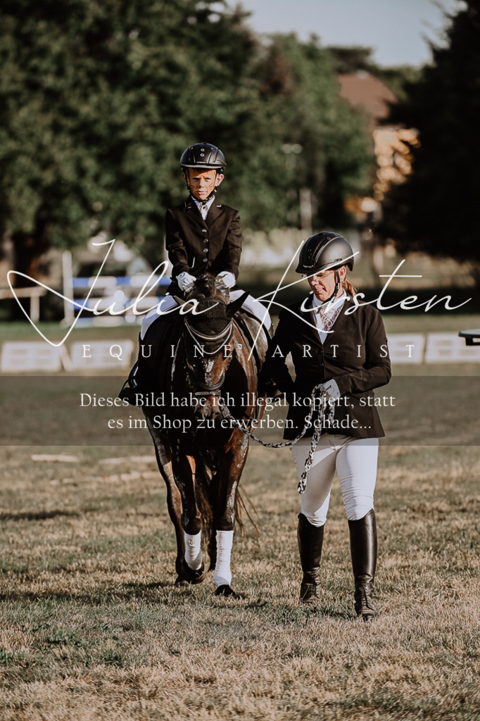 DSC_0222 | Pferde- und Turnierfotografie in Westsachsen. Pferdeportraits, Auftragszeichnungen und intuitive Kunst.