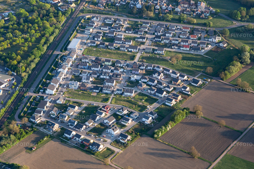 Luftbild: Neubaugebiet Paul-Klee-Ring in Wörth am Rhein im Bundesland Rheinland-Pfalz in Deutschland. Foto: IMG_120555.jpg vom 23.04.2020 durch Werner Riehm/FLY-FOTO.de