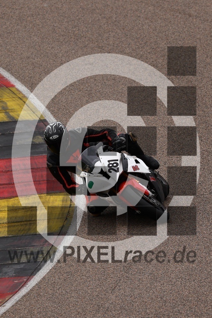 0281-20250527_05297 | Schöne Erinnerungen an spannende Momente - das festzuhalten ist unser Job. PIXELrace.de ist seit 2003 auf den Rennstrecken Europas unterwegs um die Action draußen beim Fahren und die wunderbare Stimmung imm Fahrerlager für euch einzufangen.