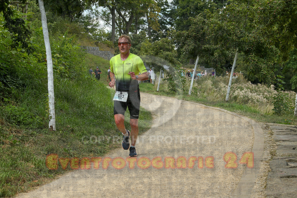 250824_1344_EX1_3504 | Sportfotografie im Rhein-Sieg Kreis, Köln, Bonn, NRW, Rheinland Pfalz, Hessen, etc. Unser Tätigkeitsfeld umfasst den Laufsport vom Volkslauf über den Marathon, Duathlon, Triathon bis zum Ultralauf wie Kölnpfad Ultra oder Schindertrail.