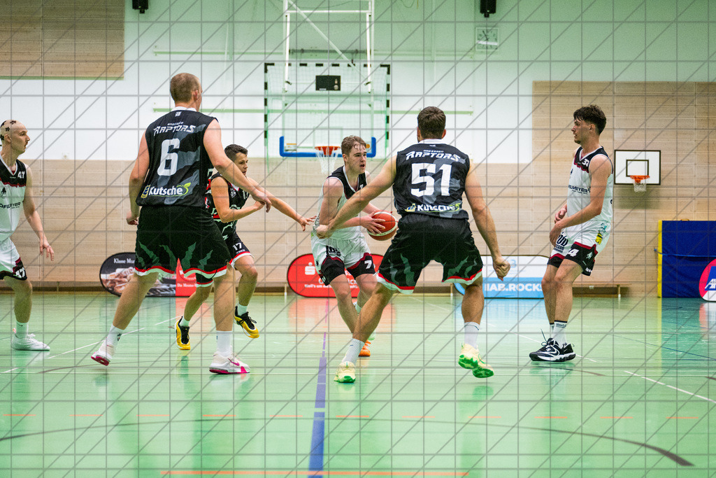 2. RL West | 19.10.2024 | BBC OS vs. Bad Essen | 2. RL West | 19.10.2024 | BBC OS vs. Bad Essen - - - - - CREDIT, www.bullenfotos.de, Martin König, Hörner Weg 40, D-49078 Osnabrück, +4917663732967, Nutzung und Weitergabe nur zu den vereinbarten Zwecken. Presseanfragen an Ersteller. Alle Rechte beim Ersteller. - - - - - - Realisiert mit Pictrs.com