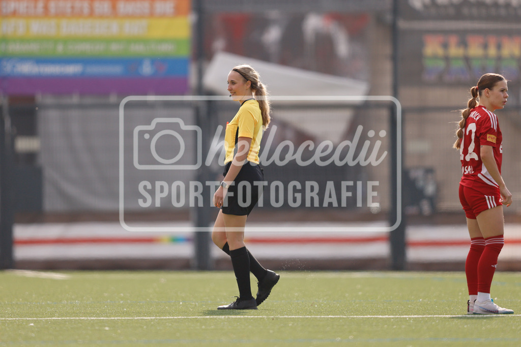 Fußball I Frauen I Saison 2025-2026 I Regionalliga Nord I 15. Spieltag I St. Pauli - SpVg Aurich-57 | Joelina Wendtorff (Schiedsrichterin) - Realisiert mit Pictrs.com