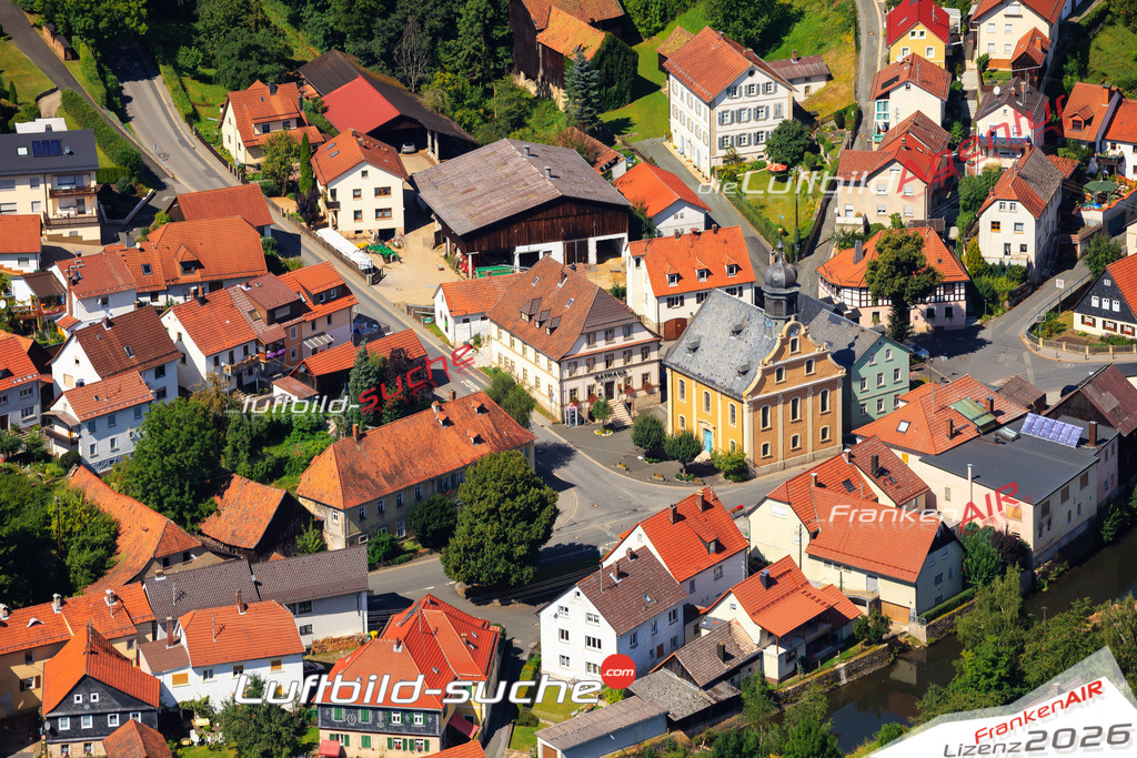 Die Luftaufnahme Unterrodach - Marktrodach wurde vom UL-Flugzeug (keine Drohne) aus fotografiert.Hohe Druck- Auflösung-die Geschenkidee!