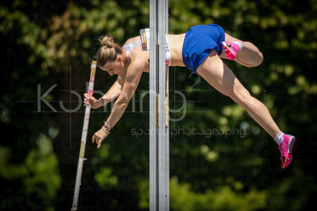 Juniorengala 2026; Mannheim, 13.06.2026 | MANNHEIM, GERMANY - JUNE 13, 2026 :  Liana Bolosova (SVK/Slovakia) competing in the women’s U20 pole vault during the Juniorengala 2026 at Michael-Hoffmann-Stadion on June 13, 2026 in Mannheim, Germany.