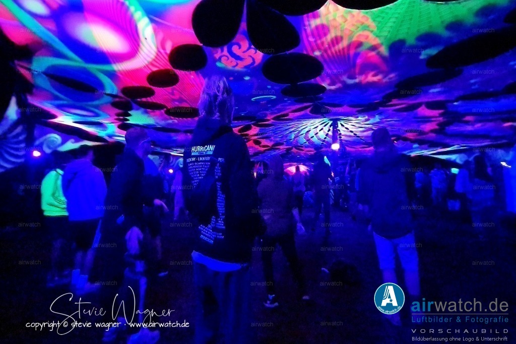 Bachblyten® Festival 2023 | Entdecken Sie atemberaubende Luftbilder und Fotografien auf airwatch.de - Tauchen Sie ein in eine Welt voller faszinierender Aufnahmen aus der Vogelperspektive.