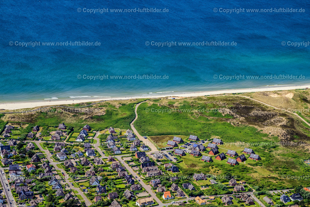 Sylt_Wenningstedt_ELS_5069130625 | WENNINGSTEDT-BRADERUP (SYLT) 13.06.2025 Quell- Wolken- Schicht über dem Küstenbereich der Nordsee - Insel in Wenningstedt (Sylt) im Bundesland Schleswig-Holstein. // Coastal area of the North Sea - Island in Wenningstedt (Sylt) in the state Schleswig-Holstein. Foto: Martin Elsen