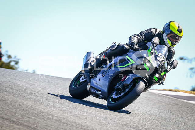 0042-260814BB-020_42 | Deine Full-Service-Agentur für ✔️Videoproduktionen und ✔️Motorsportfotografie Jetzt Angebot anfragen!
