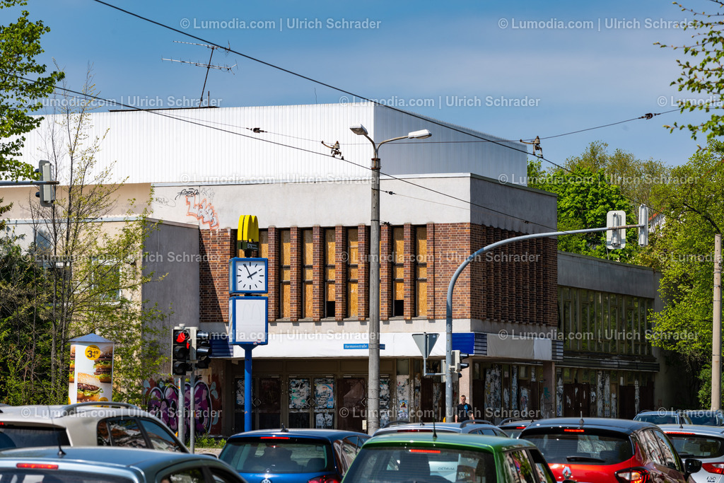 10049-12787 - Halberstadt - Klubhaus der Werktätigen | Stockfoto und Bilderpool mit Bildmaterial aus Deutschland, dem Harz, Halberstadt, Quedlinburg, Wernigerode und weltweit. Qualitativ hochwertige und professionelle Fotos anschauen und kaufen. - Realisiert mit Pictrs.com