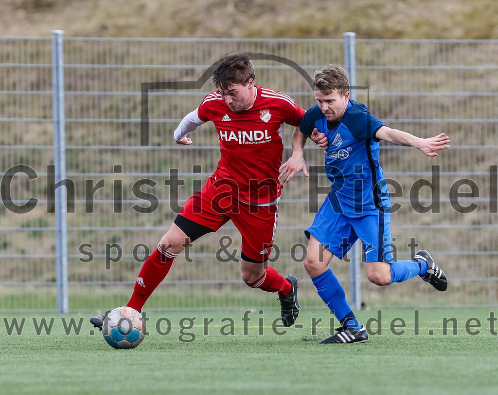 2024-02-24_082_FC_Langengeisling_gegen_FC_Walkertshofen | Erding, Deutschland, 24.02.2024:
Fußball, Bezirksliga Oberbayern Ost 2023 / 2024, Testspiel, FC Langengeisling gegen FC Walkertshofen, Endergebnis: 5:3

Andreas Fiedler (FC Walkertshofen, #7), Thomas Hinterwimmer (FC Langengeisling, #6)

Foto: Christian Riedel / fotografie-riedel.net