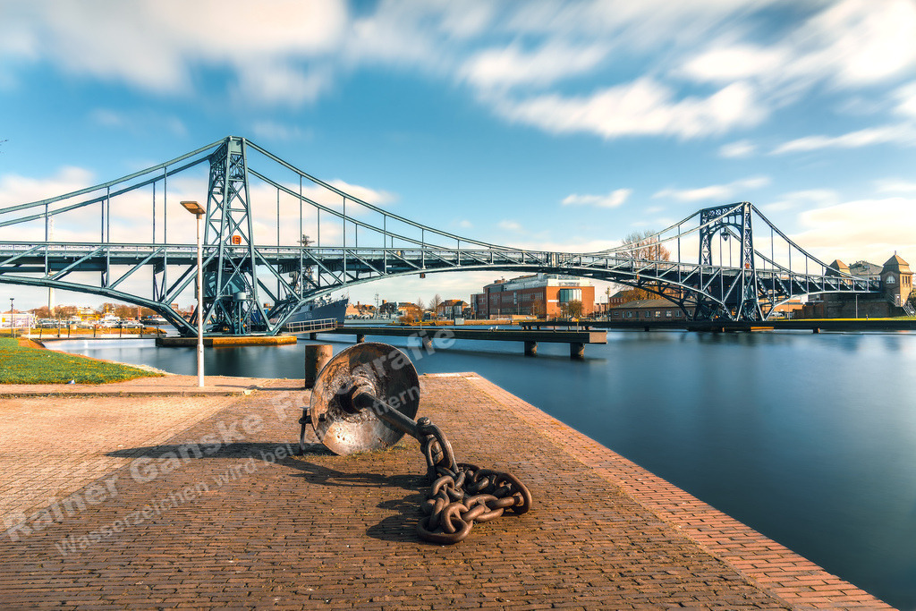 140 Wilhelmshaven KW-Brücke - 17-02-2024 -R Ganske | Onlineshop mit Bildern von Stränden, Häfen und Meer. Leinwände, Poster, Kalender und andere Materialien erhältlich. Kommerzielle Lizenzen möglich.  - Realisiert mit Pictrs.com