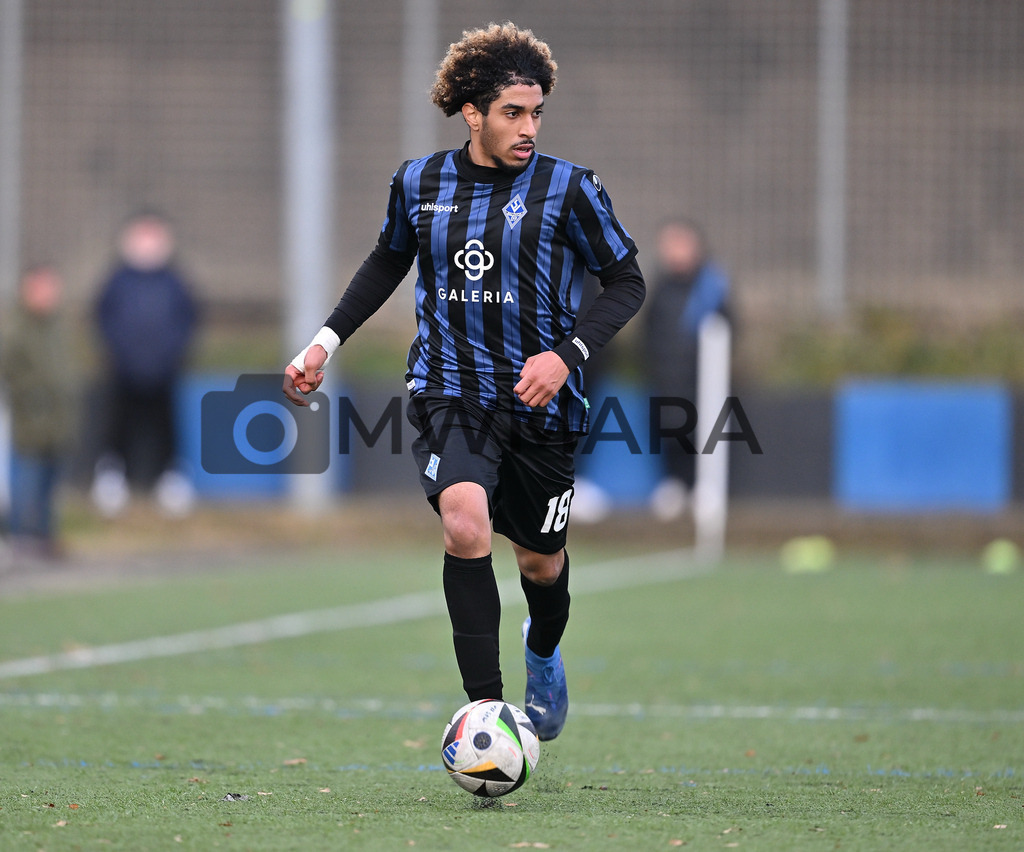 Fussball I Herren I Saison 2025-2026 I Bundesliga I 6. Spieltag I Eintracht Frankfurt - FC Bayern München  | MWMARA - Realisiert mit Pictrs.com