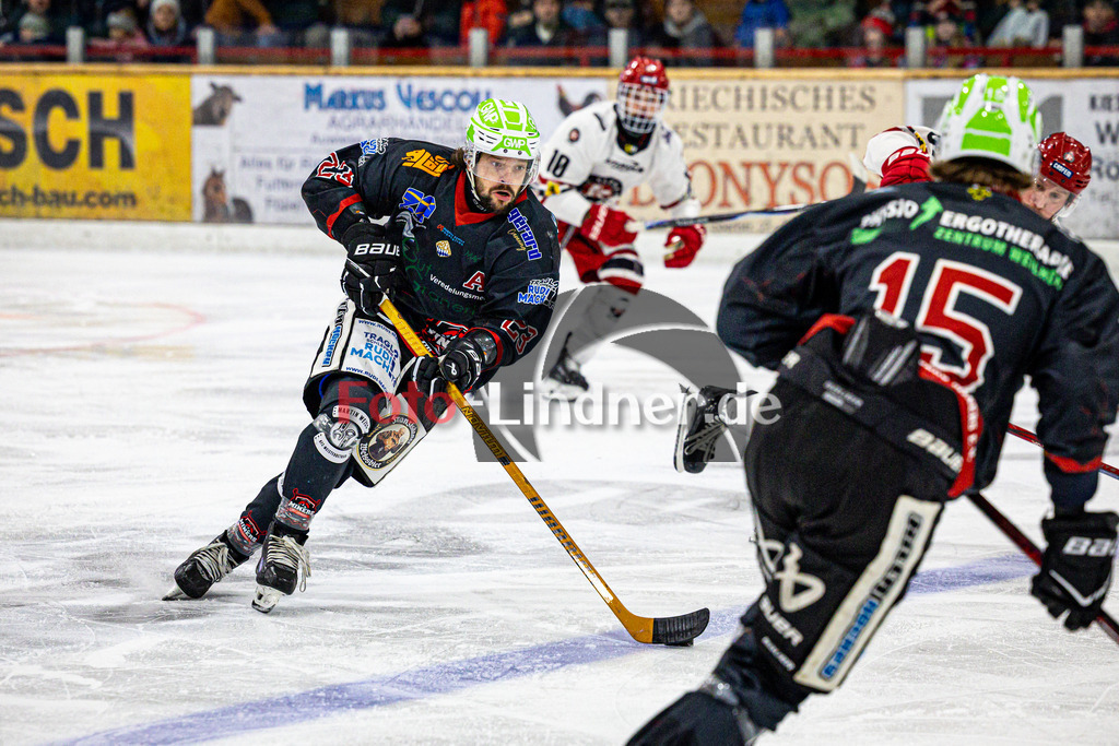 Peißenberg MINERS gegen EHC Klostersee | Eishockey Bayernliga 2025/26 Vorrunde 12. Spieltag, Peißenberg MINERS gegen EHC Klostersee, 20251116,Dejan VOGL (MINERS 23) in Aktion,2025-11-16 in Peißenberg (flatbuy Arena Peißenberg), Dejan VOGL (MINERS 23)Copyright: WolfgangxLindner www.foto-lindner.de