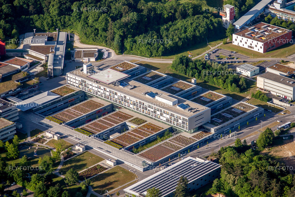 Campus- Gebäude der Universität Ulm mit Institut für Elektronische Bauelemente und Schaltungen | Luftbild: Campus- Gebäude der Universität Ulm mit Institut für Elektronische Bauelemente und Schaltungen im Ortsteil Eselsberg in Ulm im Bundesland Baden-Württemberg in Deutschland. Foto: IMG_67260.jpg vom 08.06.2014 durch Werner Riehm/FLY-FOTO.de - Realisiert mit Pictrs.com