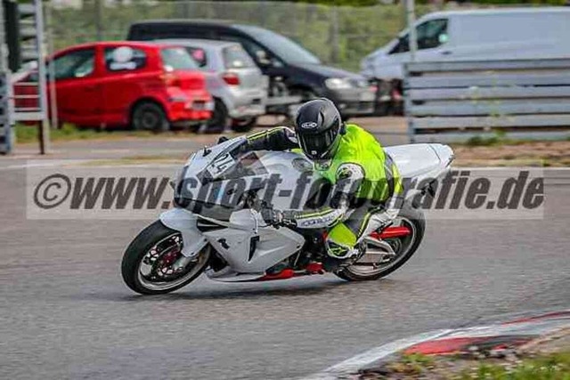 pubi7642 | Professionelle Fotos von Sportveranstaltungen, aber auch Hochzeiten und anderen Events. - Realisiert mit Pictrs.com