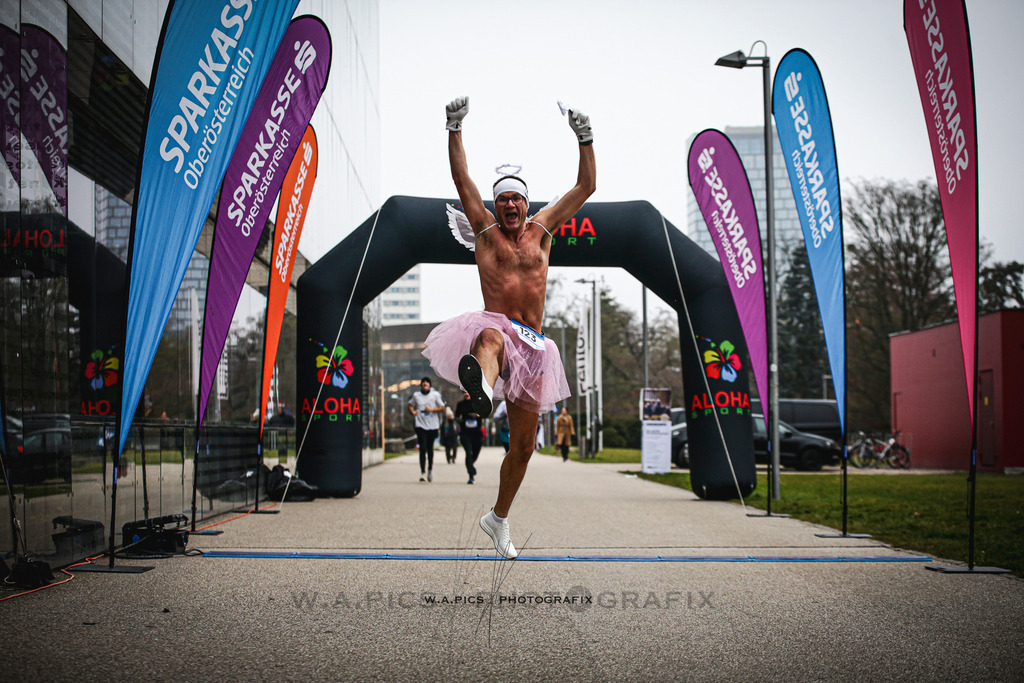 ..... | Linz, AUSTRIA,14. Dezember 25, ALOHA WINTERLAUF DEZEMBER 25 , Image shows: Photo: WAPICS / Andreas Willdoner
