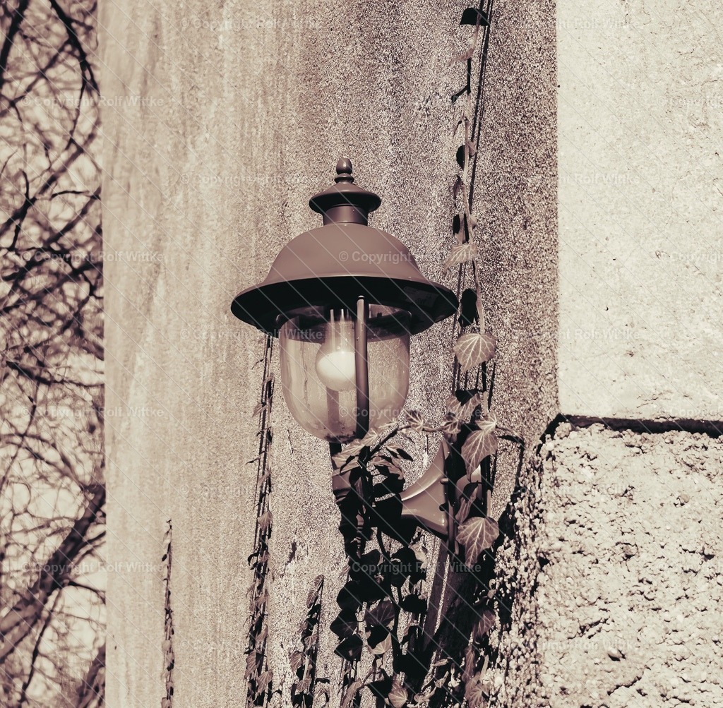 alte Wandleuchte | Rolf Wittke  - Realisiert mit Pictrs.com