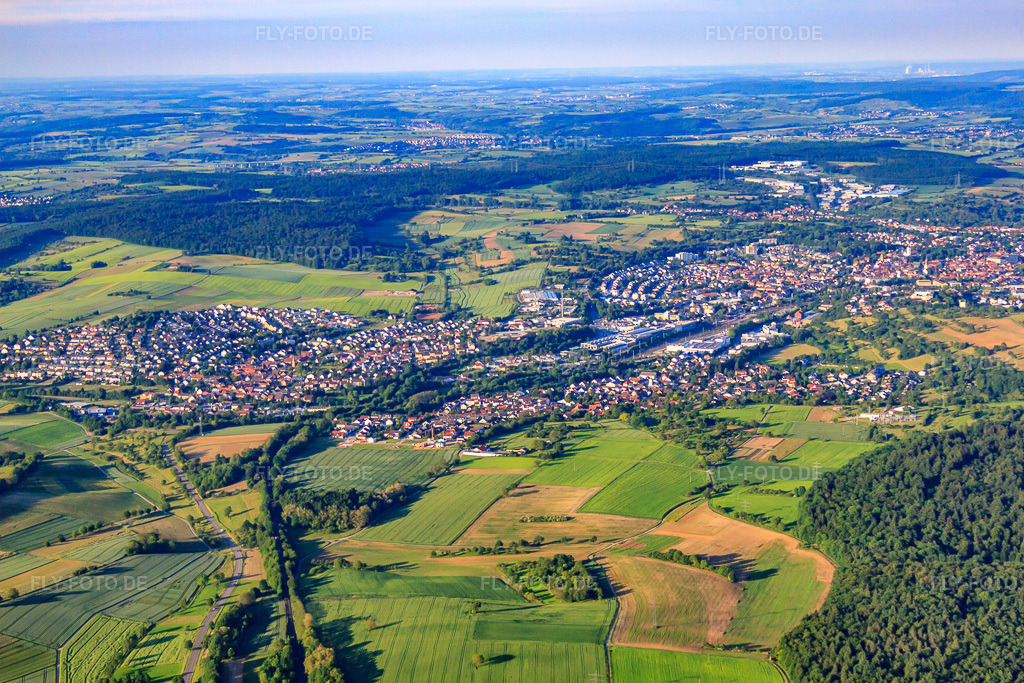 Luftbild: Ortsansicht von Westen im Ortsteil Diedelsheim in Bretten im Bundesland Baden-Württemberg in Deutschland. Foto: IMG_57792.jpg vom 14.06.2013 durch Werner Riehm/FLY-FOTO.deAuflösung des Originals: 4752 x 3168 px