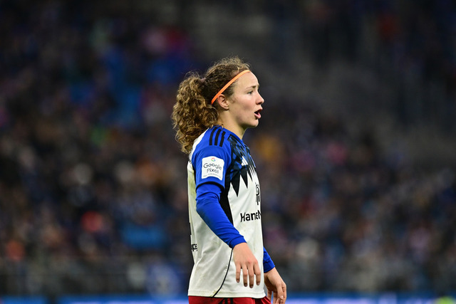 Fußball I Frauen I Saison 2025-2026 I Bundesliga I 10. Spieltag I Hamburger SV - 1. FC Nürnberg I 48007 | Melanie Brunnthaler (11, Hamburger SV) - Realisiert mit Pictrs.com