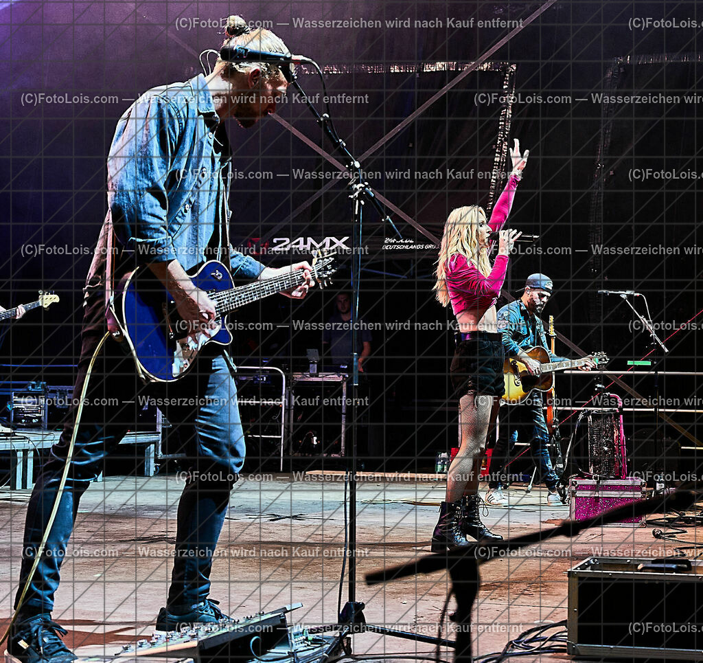 ALP8487_NASCHENWENG_Hollenstein | (C)FotoLois.com, Alois Spandl, Melissa NASCHENWENG auf BERGBAUERNTOUR beim KÖNIGSBERG OPEN AIR in Hollenstein, Sa 2. September 2023.