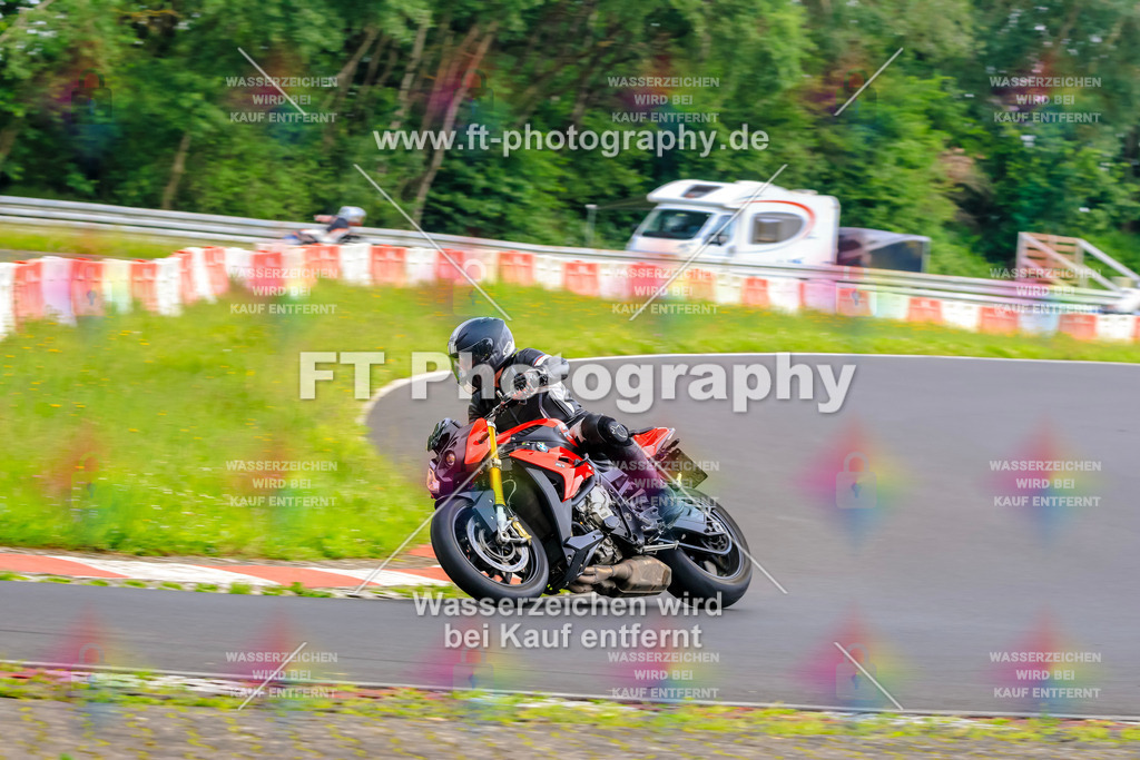 VBK-7788 | Hier findet Ihr Bilder von Touristenfahrten auf der Nürburgring Nordschleife oder von anderen Veranstaltungen die ich besucht habe. Viel Spass beim Durch Schauen 