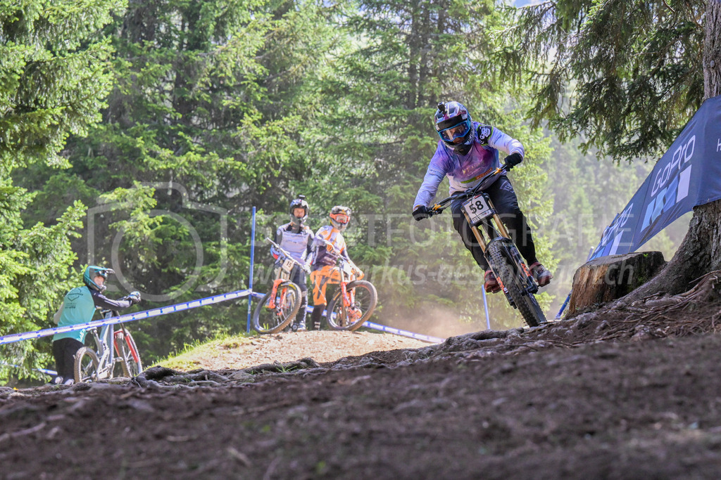 UCI Mountain Bike World Cup Lenzerheide 2022 - Downhill - 9. July 2022 | UCI Mountain Bike World Cup Lenzerheide 2022 - Downhill
Bike Kingdom, Lenzerheide
#58 CABIROU Rudy (FRA)
Bild: Sportfotografie Markus Aeschimann | www.markus-aeschimann.ch - Realisiert mit Pictrs.com