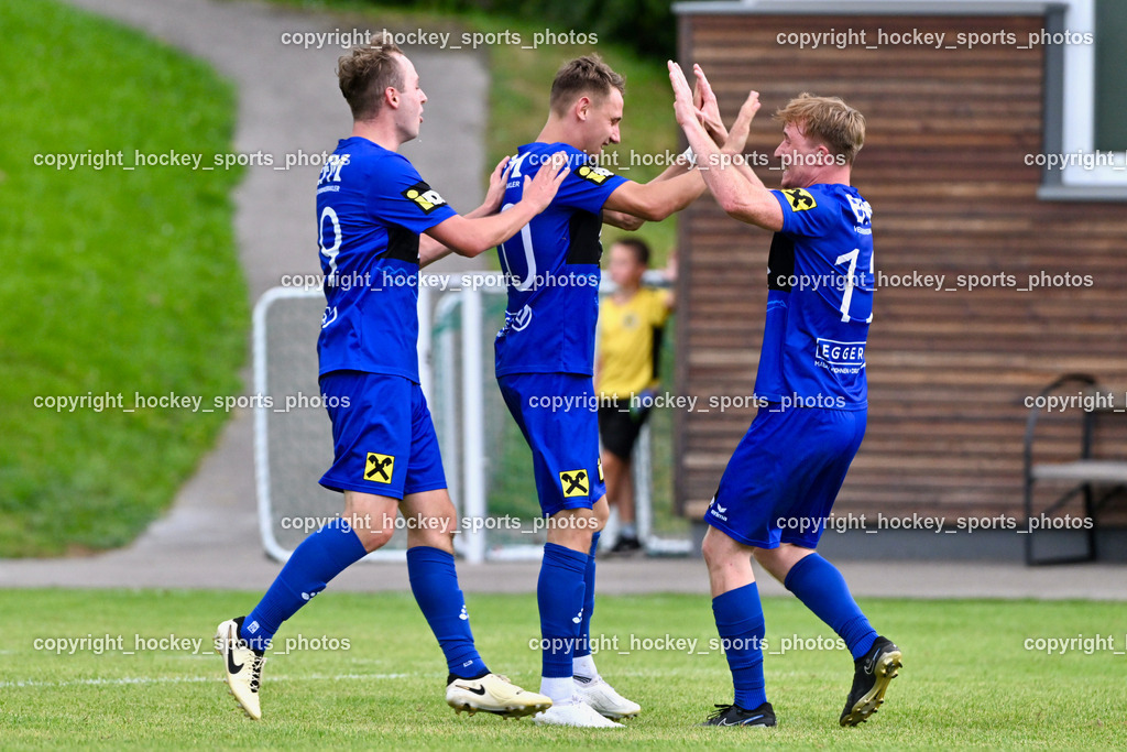 FC Faakersee vs. Union Matrei | Jubel Union Matrei Mannschaft, #9 Peter Pirker Matrei, #20 Luca Ronacher Matrei, #12 Alexander Wibmer Matrei, FC Faakersee vs. Union Matrei, FC Faakersee vs. Union Matrei am 18.08.2024 in Finkenstein (Sportplatz Faakersee), Austria, (Photo by Bernd Stefan)