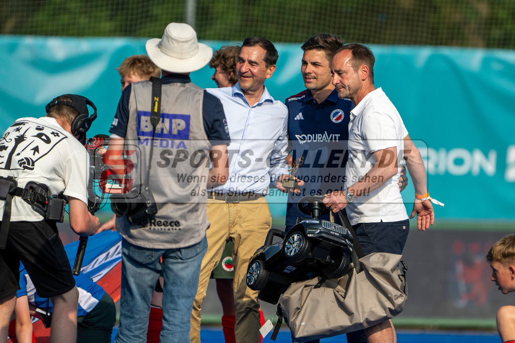Final4_20250531-1828-Z09_3584 | Krefeld, Deutschland, 31.05.2025:  Feldhockey Final4 2025 – „Deutsche Feldhockey-Meisterschaften 2025“ im Gerd-Wellen-Hockeyanlage am 31.05.2025 in Krefeld, Deutschland. (Foto von Kramhöller/Fehrmann/Kaste)Krefeld, Germany, 31.05.2025: Feldhockey Final4 2025 – „Deutsche Feldhockey-Meisterschaften 2025“ in Gerd-Wellen-Hockeyanlage at 31.05.2025 in Krefeld, Deutschland. (Foto from Kramhöller/Fehrmann/Kaste)