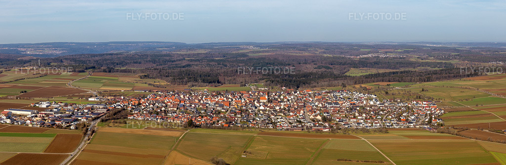 Luftbild: Panoram in Deckenpfronn im Bundesland Baden-Württemberg in Deutschland. Foto: IMG_124811-Pano.jpg vom 20.02.2021 durch Werner Riehm/FLY-FOTO.de – Auflösung des Originals: 10550 x 3450 px
