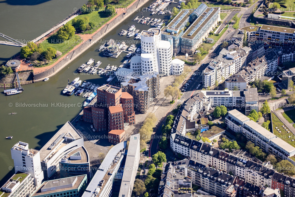 Luftbild Neuer Zollhof _ Meerbar  Düsseldorf  439A3484 | Luftaufnahme 628165Herbstluftbild Ensemble Gehry Bauten - Neuer Zollhof am Ufer des Rhein im Ortsteil Unterbilk in Düsseldorf im Bundesland Nordrhein-Westfalen, Deutschland - Realisiert mit Pictrs.com