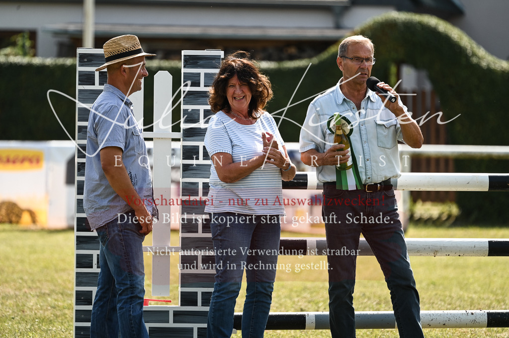 DSC_8128 | Pferde- und Turnierfotografie in Westsachsen. Pferdeportraits, Auftragszeichnungen und intuitive Kunst.
